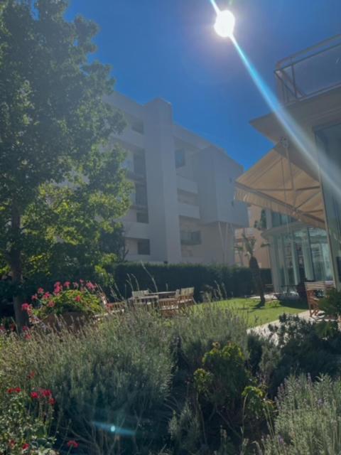 Eco-Apartments La Marineda Roses Eksteriør billede